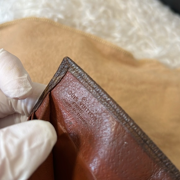 Authentic Louis Vuitton Monogram Elise Wallet - Picture 12 of 13